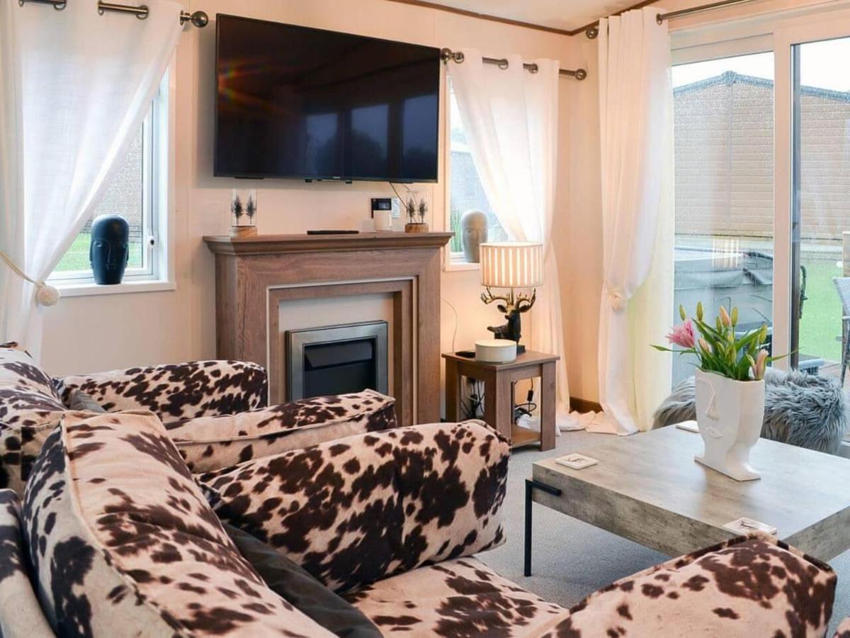 Luxury Boutique Style Lodge With Hot Tub Bridlington Ngoại thất bức ảnh